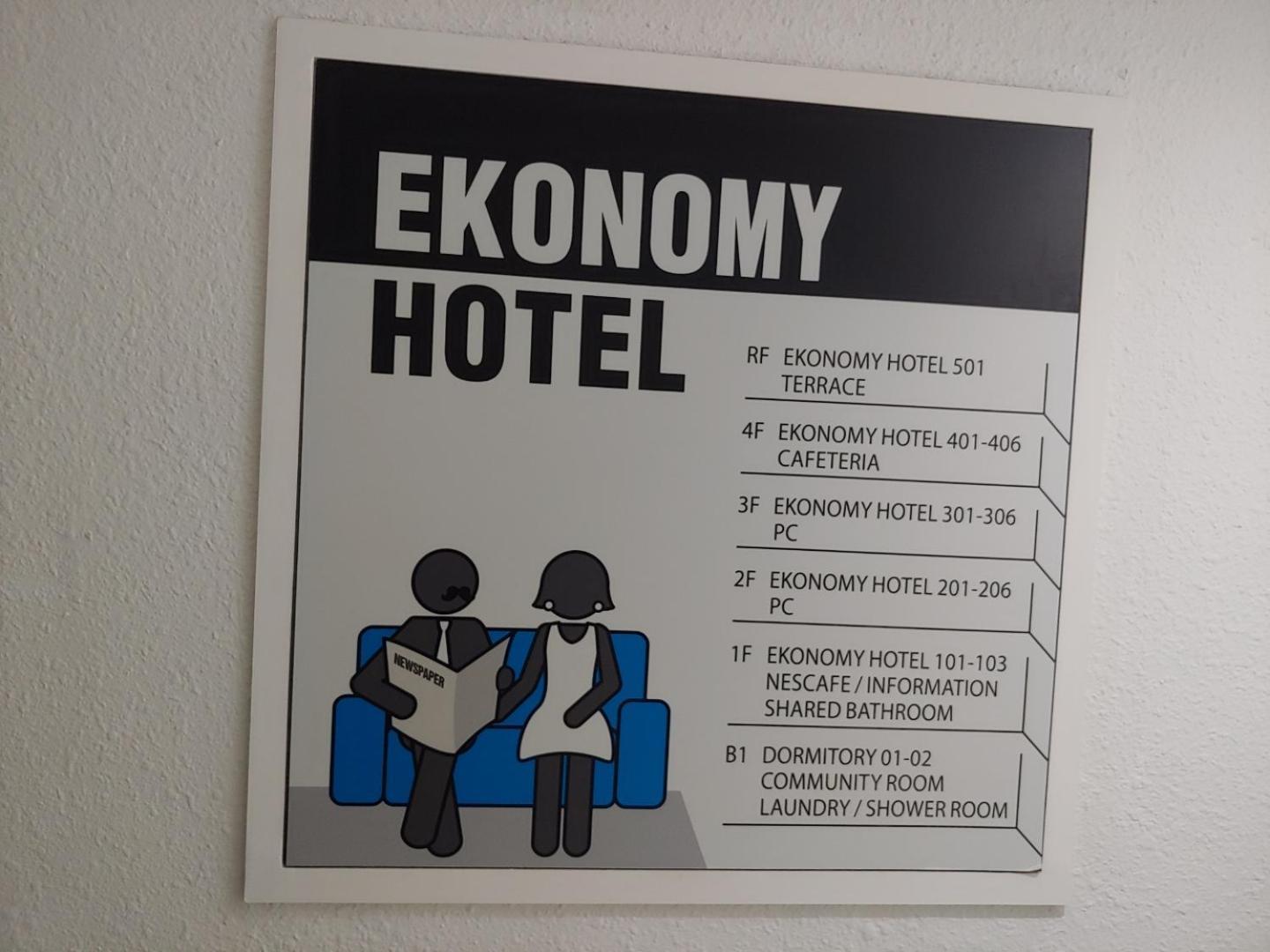 Ekonomy Hotel Gumi Esterno foto